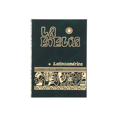 A BIBLIA. LATINOAMERICANA EDICIÓN PASTORAL Tapa dura - Letra Normal - Papel Biblia La Biblia Latinoamericana "Edición Pastoral" fue preparada por dos sacerdotes, el padre Bernardo Hurault y el padre Ramón Ricciardi en el año 1968/1971. Ambos residían en Chile y trabajaban pastoralmente en parroquias. Allí fue donde se dieron cuenta de la necesidad que había en latinoamérica de una Biblia cuyo lenguaje se asemejara más a la forma de hablar y expresarse del pueblo, ya que todas las Biblias católicas que había en aquel entonces eran de España, por lo tanto su traducción era en un castellano europeo que el común de los latinoamericanos dificlmente podía entender. Además, no existía Biblia cuyos comentarios fueran pastorales en vez de exegéticos o de estudio.